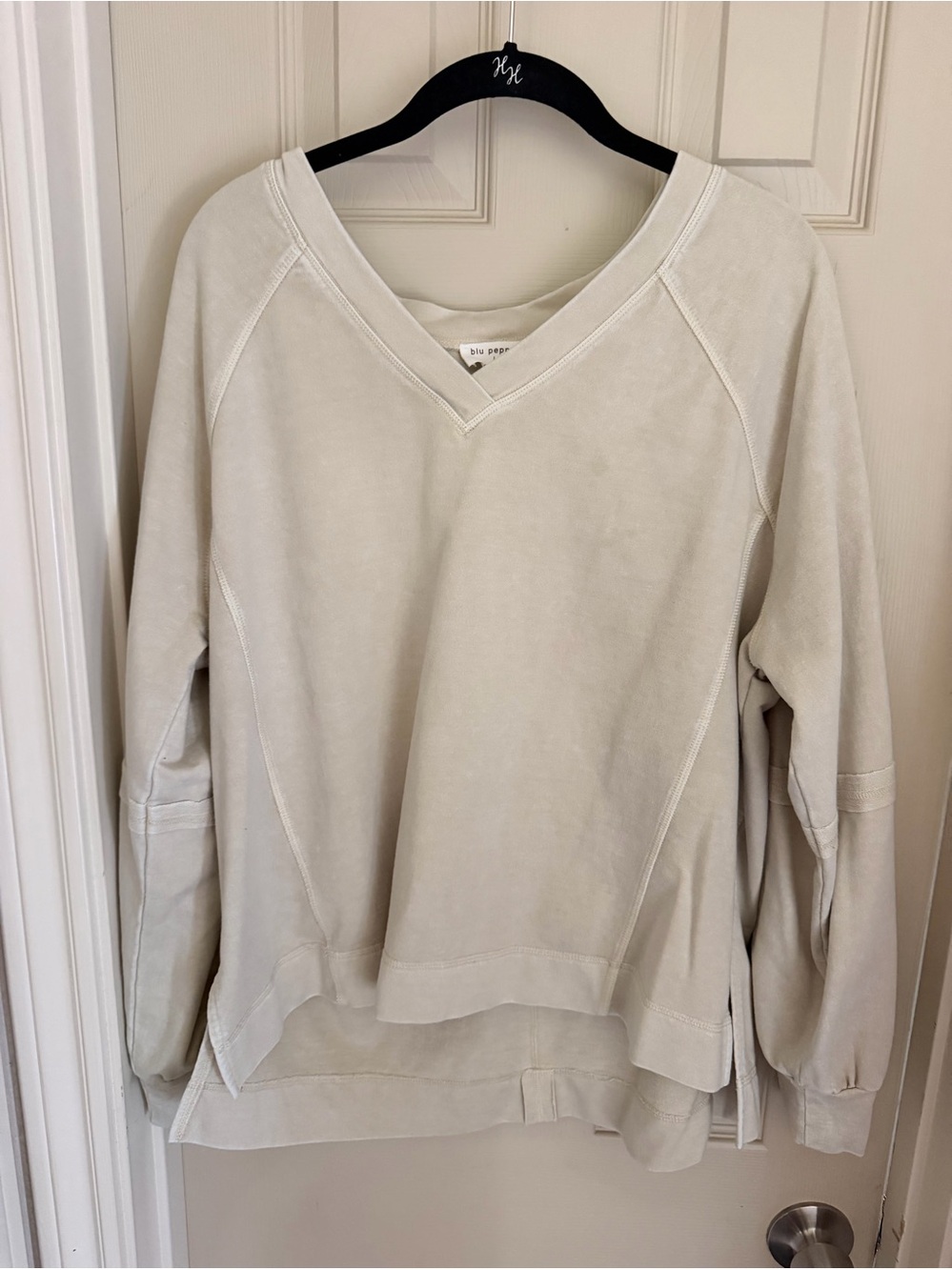 Blu Pepper Cream Lightweight Crew-Neck Sweatshirt
